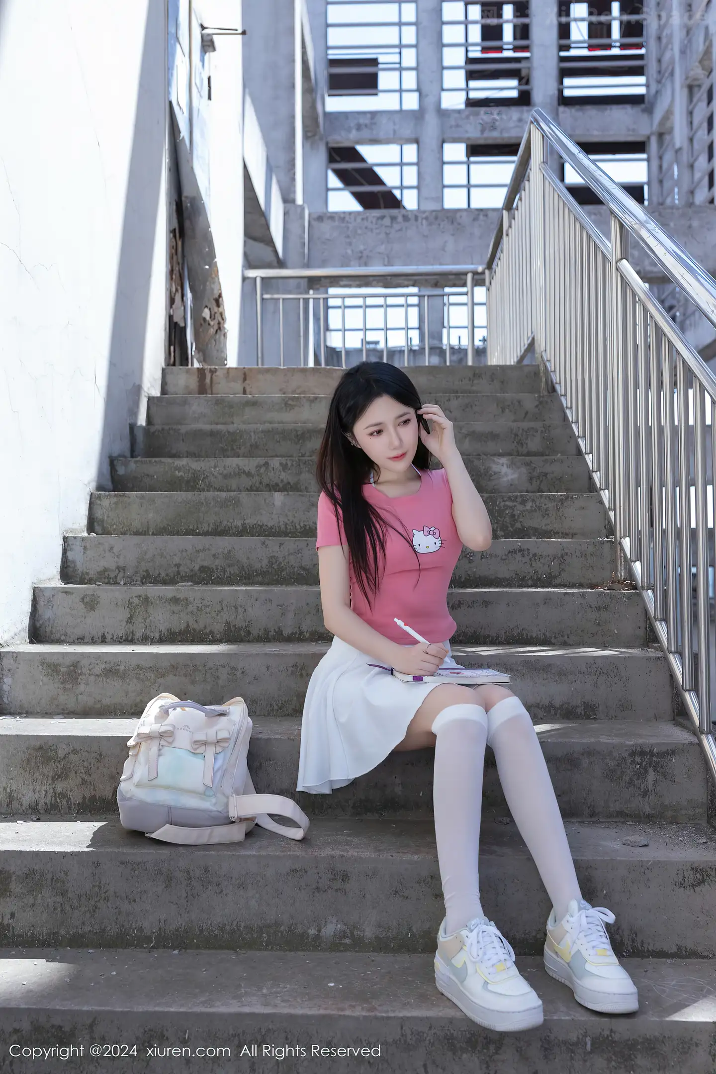 图片[4]-[XiuRen秀人网]VOL.8457 模特鱼子酱Fish粉色上衣配白色短裙露性感白色内衣完美诱惑写真80P-秀人网官方网站